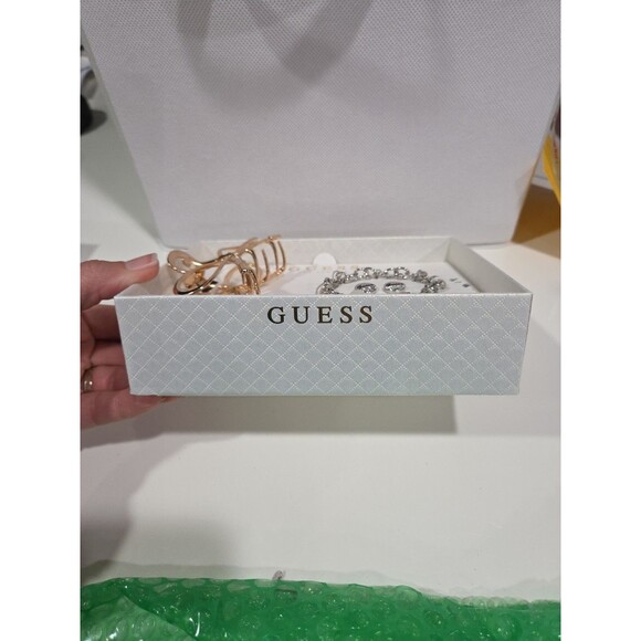 GUESS, JEWELRY GIFT SET, SILVER & GOLD, NEW IN BOX B11 - Picture 7 of 12